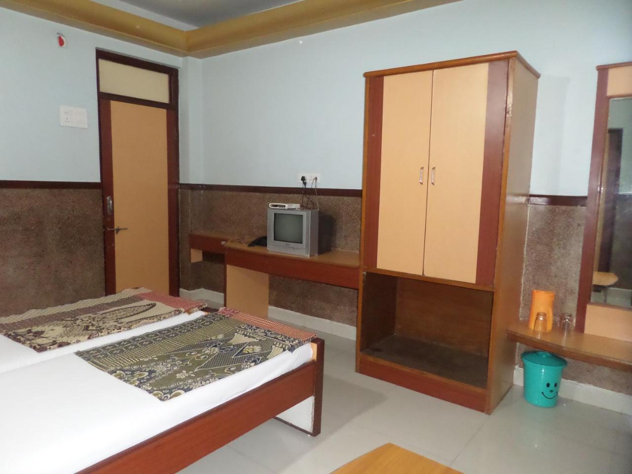 Hotel Padma Nashik Exterior photo